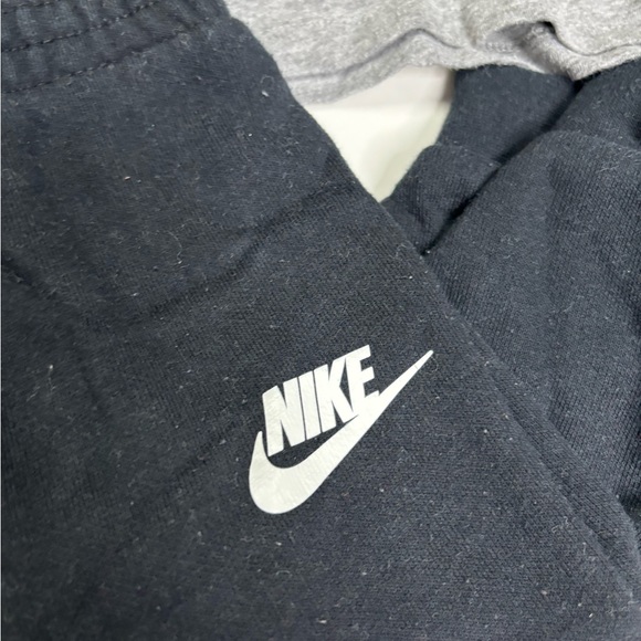 Baby Boy 2 Piece Set Size 12M (Two 2 Piece Sets) - Picture 4 of 7